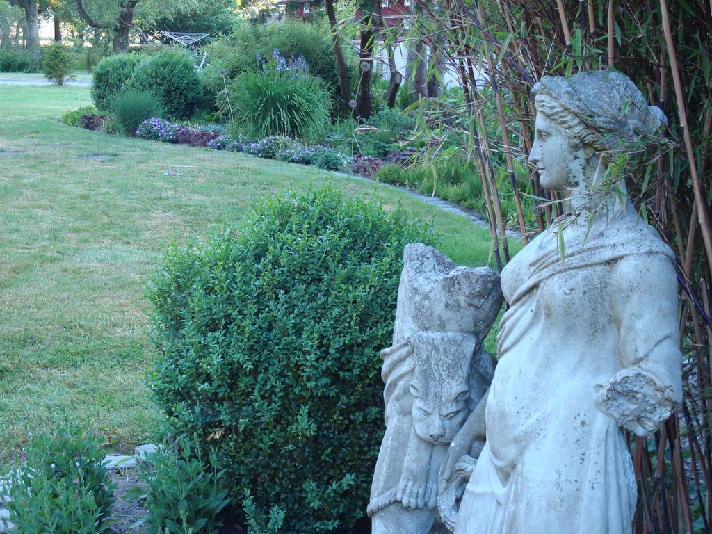 Saebyholms Gard Bed and Breakfast Laholm Esterno foto